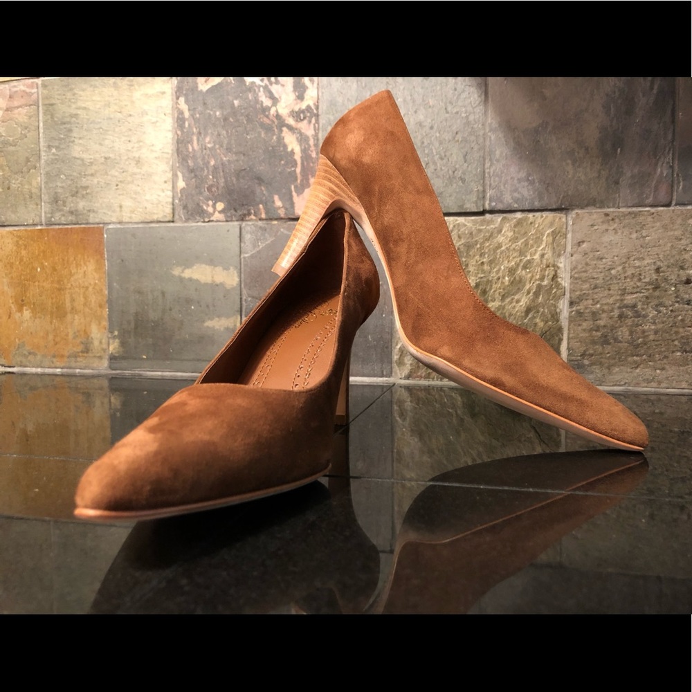 Brooks Brothers Suede pumps NWOT
